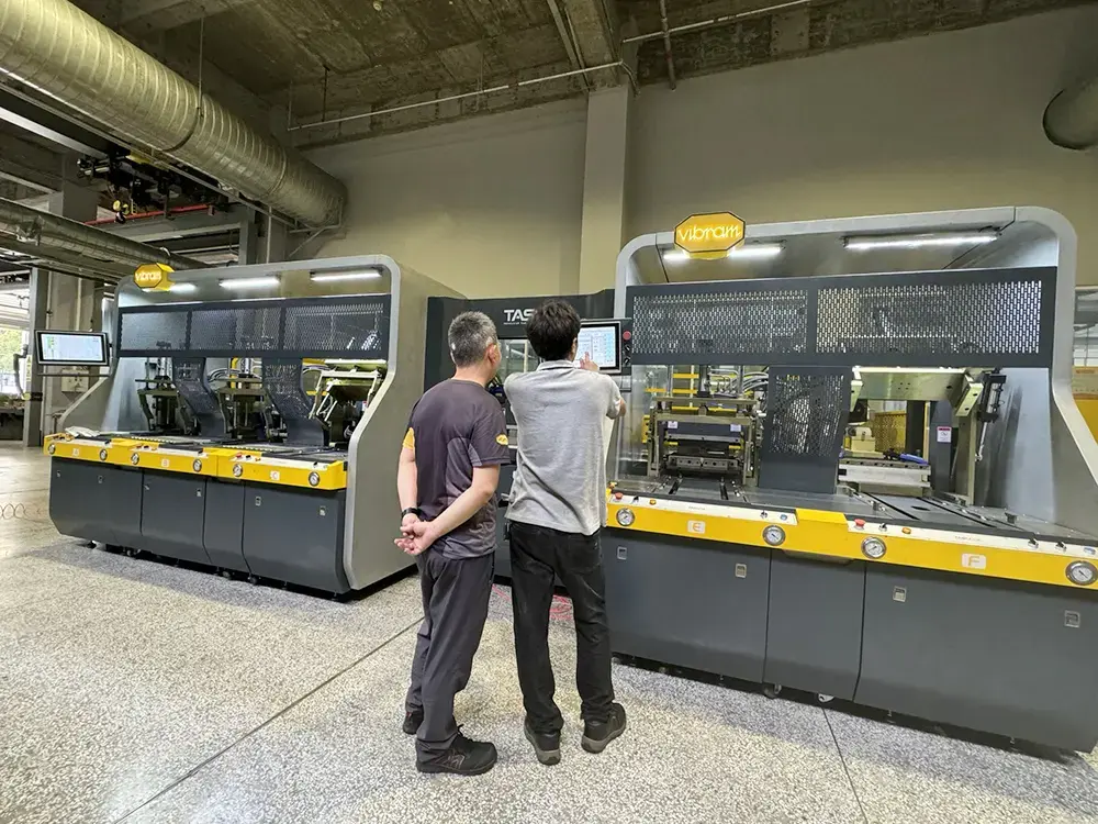 Rubber Injection Molding Machine - Service commitment